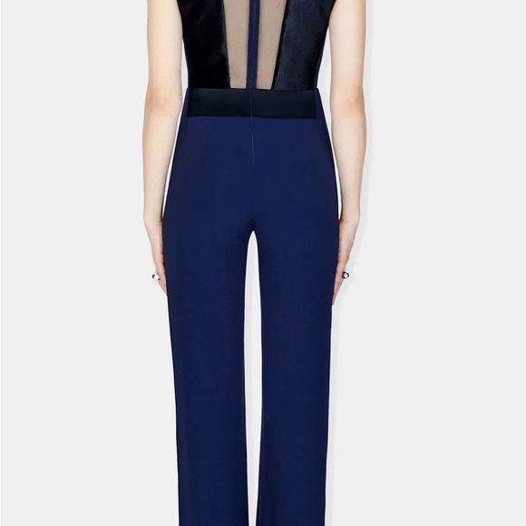 The most sexy and classy jumpsuit - Picture 3 of 9